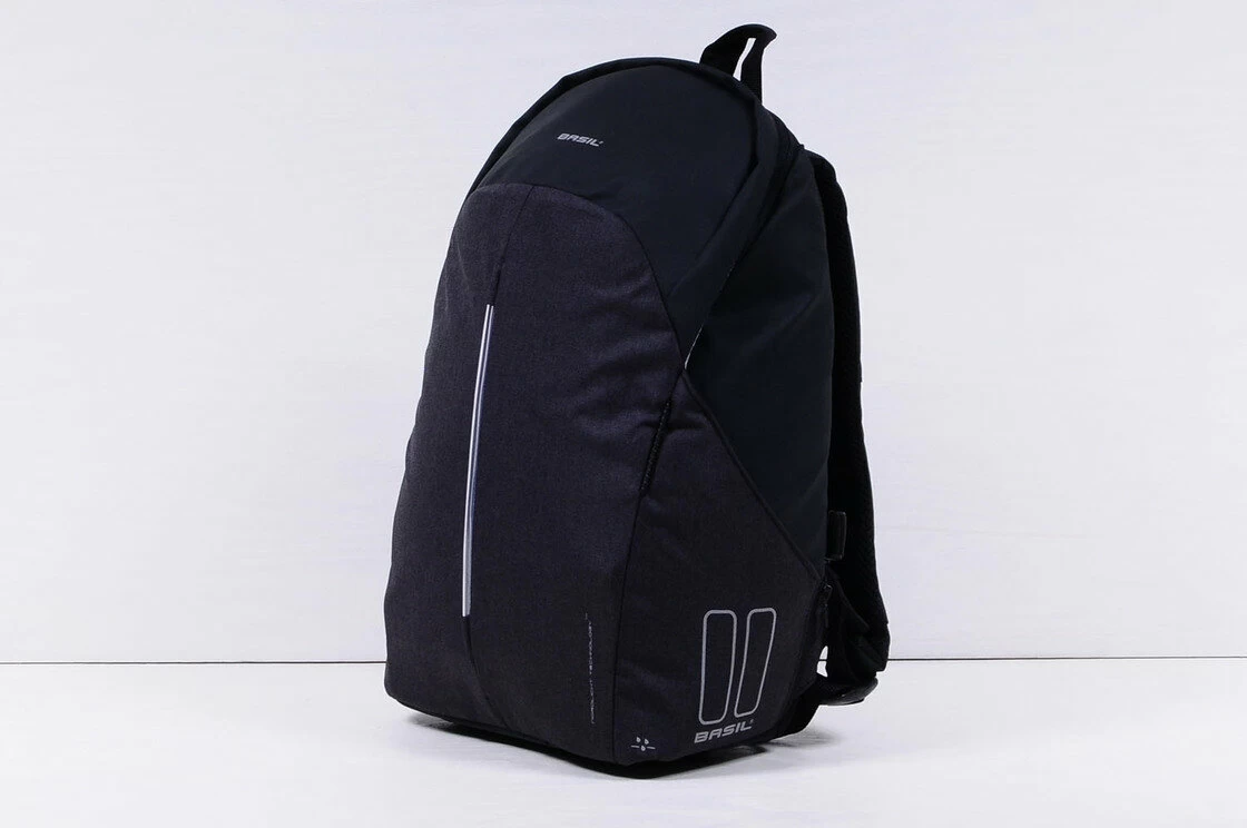 Plecak z możliwością montażu na bagażniku rowerowym Basil B-Safe Graphite Black (czarny) 13L