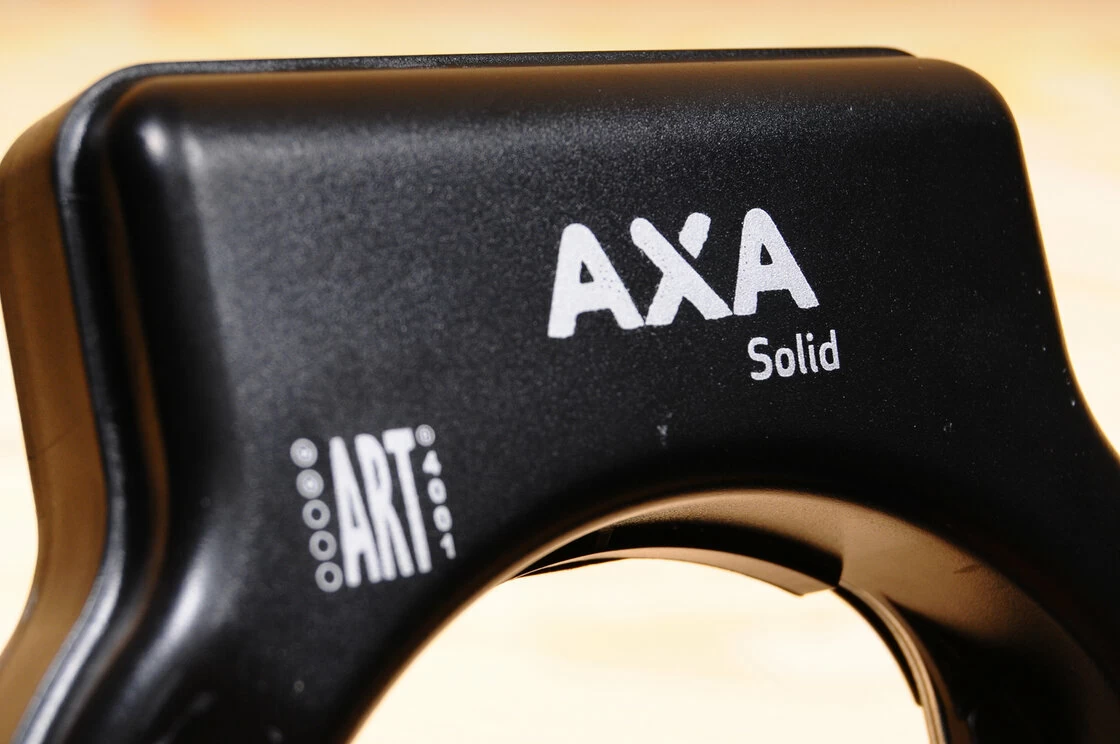 Podkowa AXA Solid