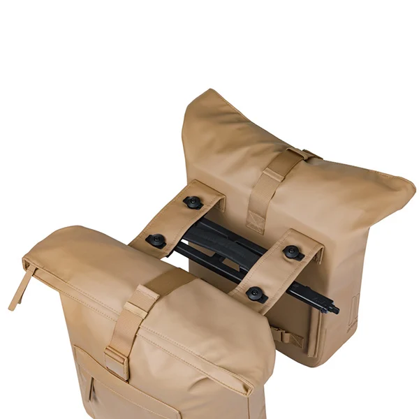 Podwójna sakwa rowerowa Basil Brooklyn MIK 2.0 41L Sand