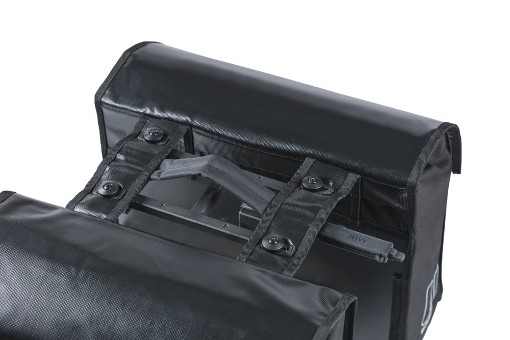 Podwójna sakwa rowerowa Basil Urban Load 48-53L MIK 2.0