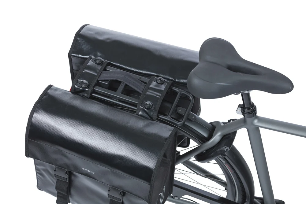 Podwójna sakwa rowerowa Basil Urban Load 48-53L MIK 2.0
