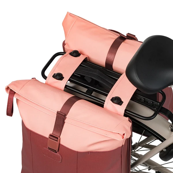Podwójna sakwa rowerowa Basil Vive 28-35L MIK 2.0 Burgundy/pink