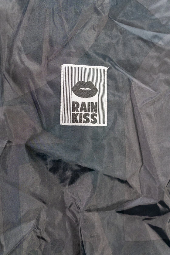 Ponczo rowerowe Rain Kiss Back to Black Art Camo