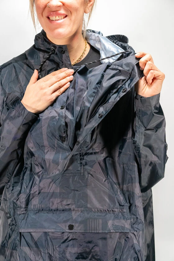 Ponczo rowerowe Rain Kiss Back to Black Art Camo