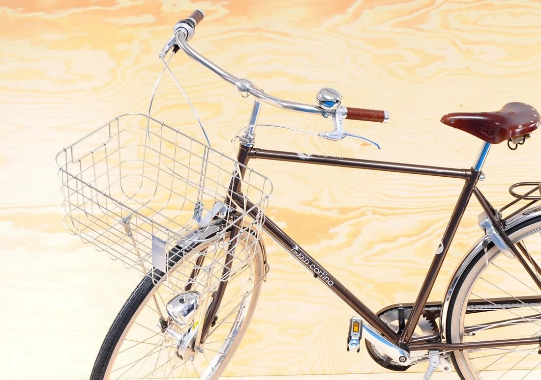 Przedni koszyk rowerowy Basil Robin srebrny