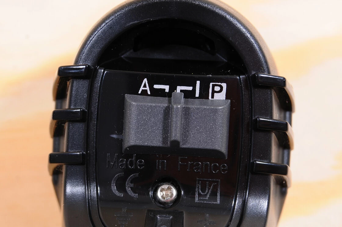 Przednia lampka AXA Echo30 AUTO