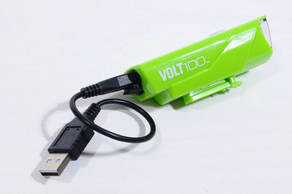 Przednia lampka CatEye HL-EL150RC Volt100 Niebieska