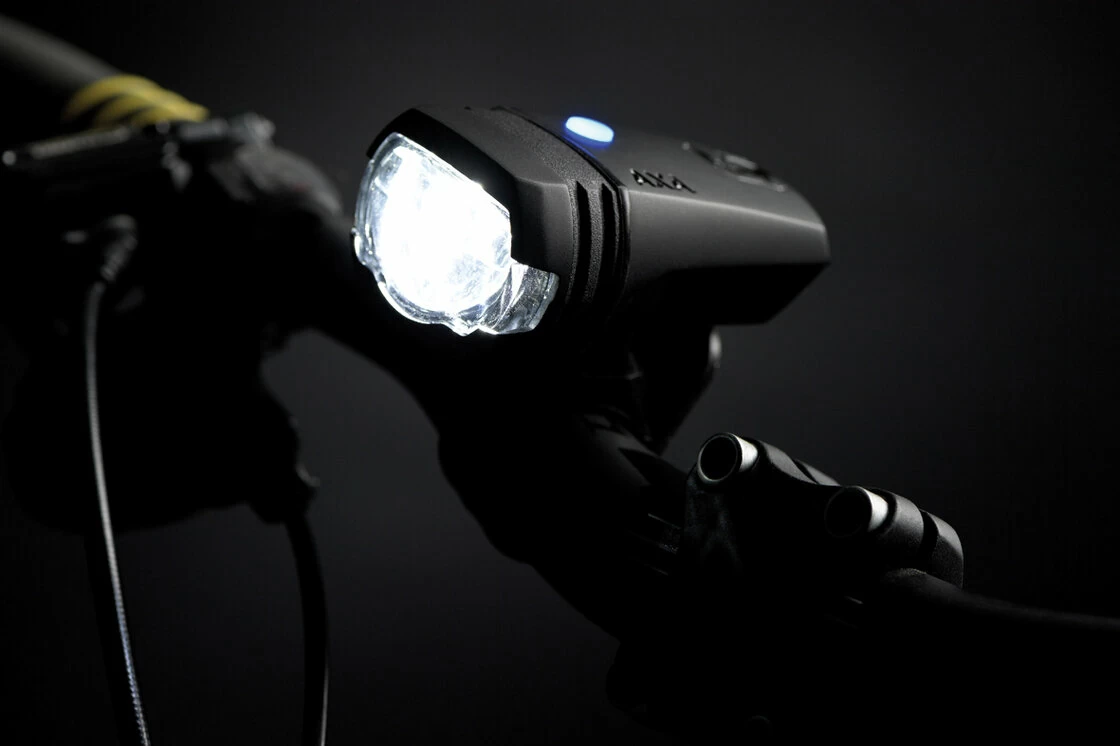 Przednia lampka rowerowa AXA Greenline 50 Lux USB