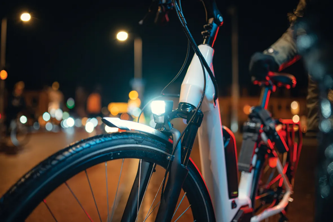 Przednia lampka rowerowa Axa NXT130 E-Bike 12V 130 Lux