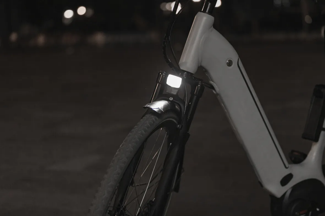 Przednia lampka rowerowa AXA NXT30 E-Bike 6-48V 30 Lux