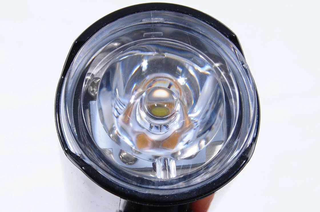 Przednia lampka rowerowa CATEYE Volt 400xc HL-EL070RC