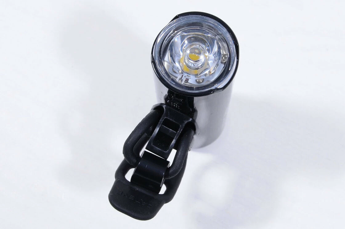 Przednia lampka rowerowa CATEYE Volt 500xc HL-EL080-RC