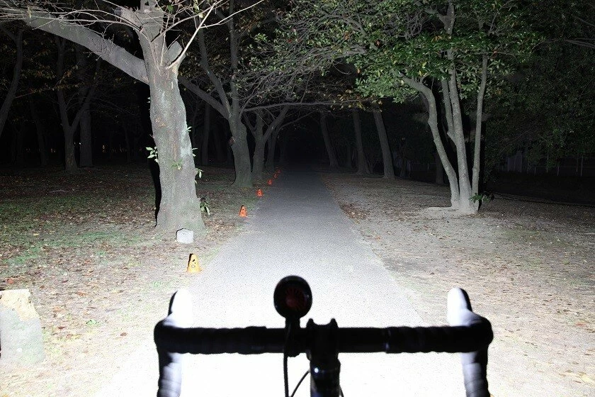 Przednia lampka rowerowa CATEYE Volt 6000 HL-EL6000RC