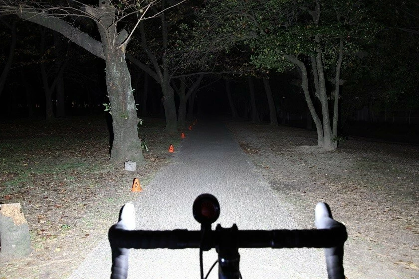 Przednia lampka rowerowa CATEYE Volt 6000 HL-EL6000RC