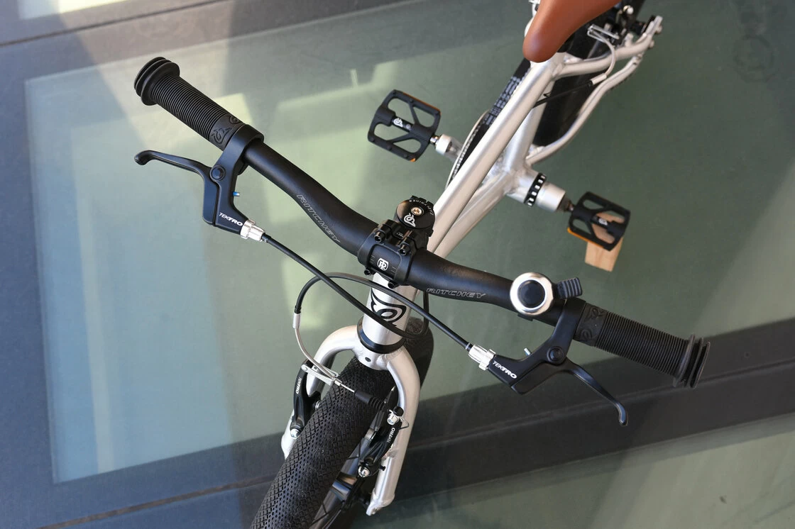 Rower dziecięcy na pasku Early Rider Belter 16” Urban Srebrny