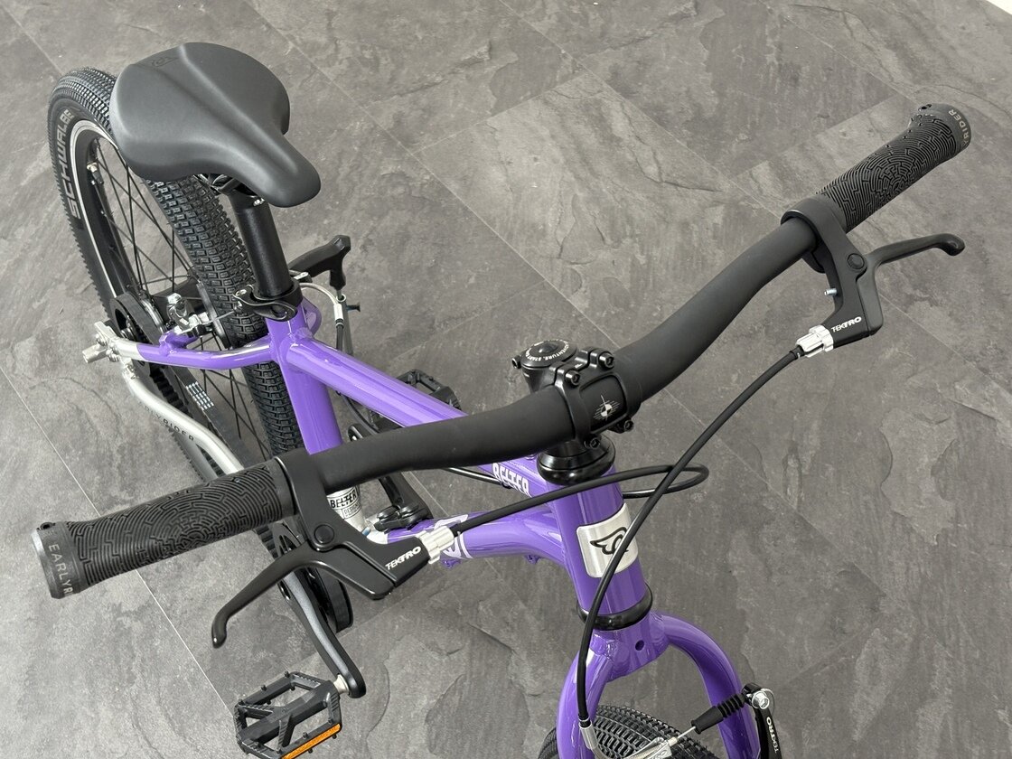 Rower dziecięcy na pasku Early Rider BELTER 20" AUTO 2026 Electric Purple