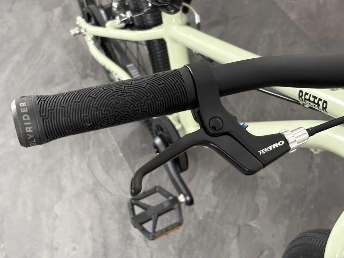 Rower dziecięcy na pasku Early Rider BELTER 20" AUTO Sage Green
