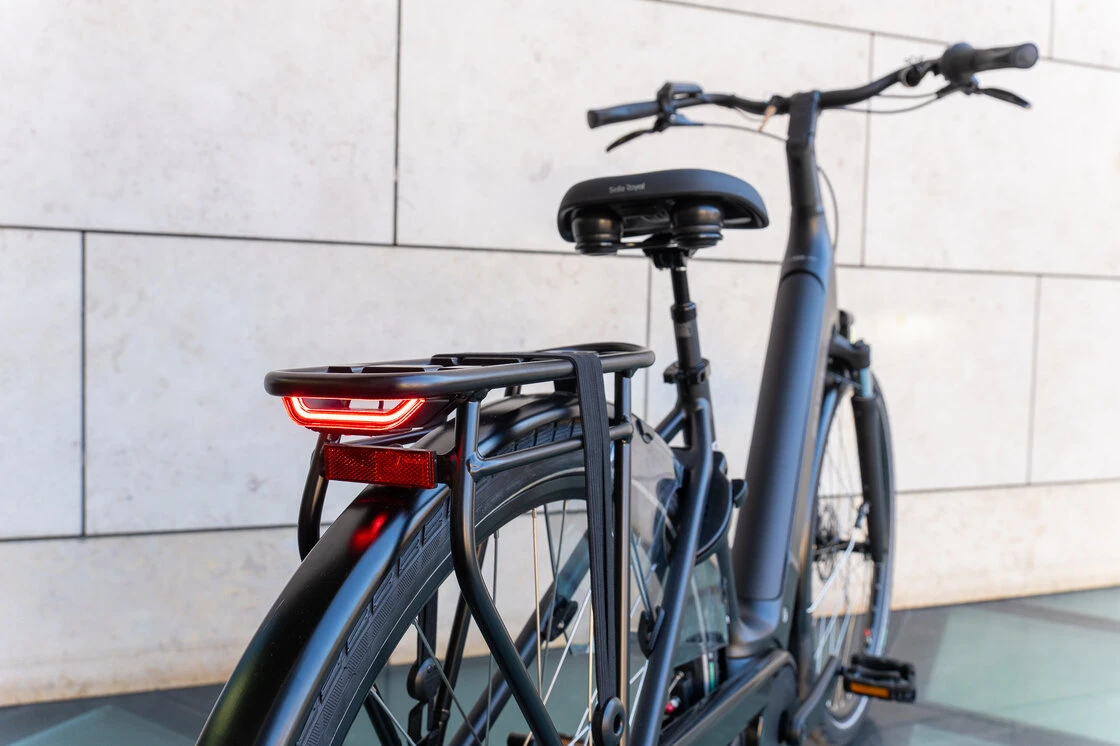 Rower elektryczny Batavus Finez PT Bosch Unisex Volcano Black Mat