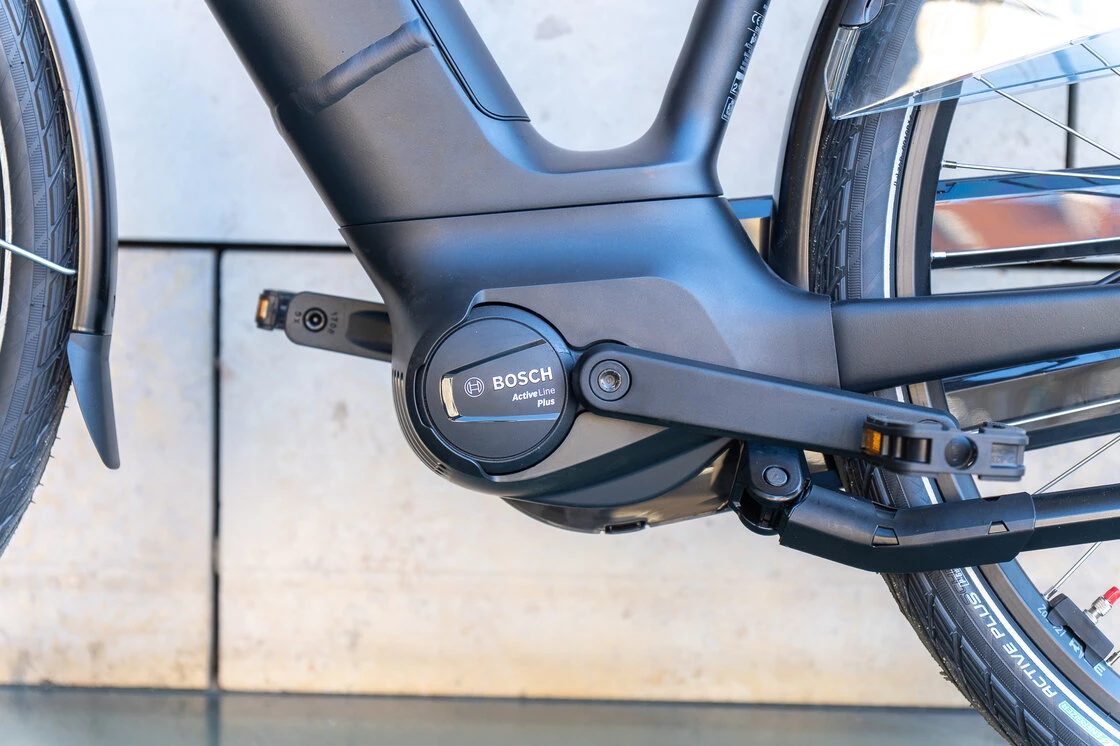 Rower elektryczny Batavus Finez PT Bosch Unisex Volcano Black Mat