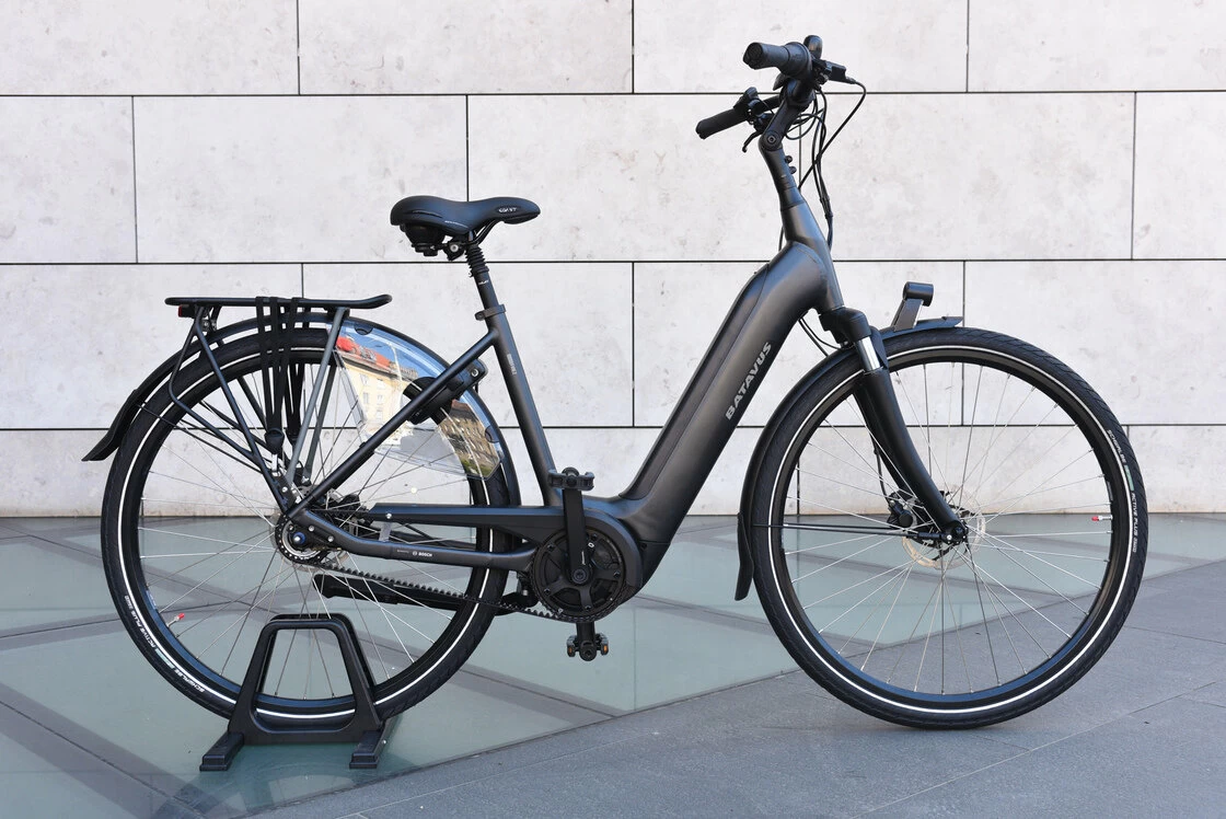 Rower elektryczny na pasku Batavus Finez Power Exclusive 625Wh (ham. w pedałach)  Męski Czarny Mat