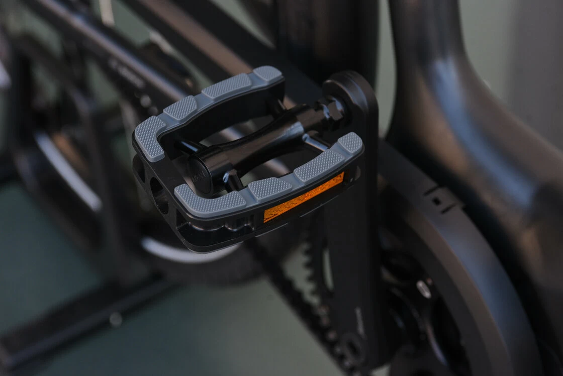 Rower elektryczny na pasku Batavus Finez Power Exclusive 625Wh (ham. w pedałach)  Męski Czarny Mat