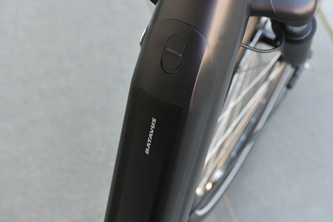 Rower elektryczny na pasku Batavus Finez Power Exclusive 625Wh (ham. w pedałach)  Męski Czarny Mat