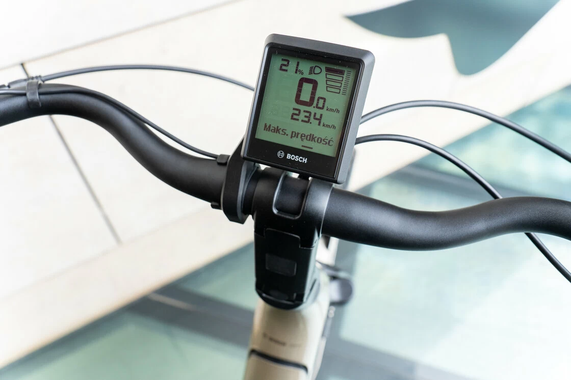 Rower elektryczny na pasku Batavus Finez Power Exclusive BES3 Smart Szampański