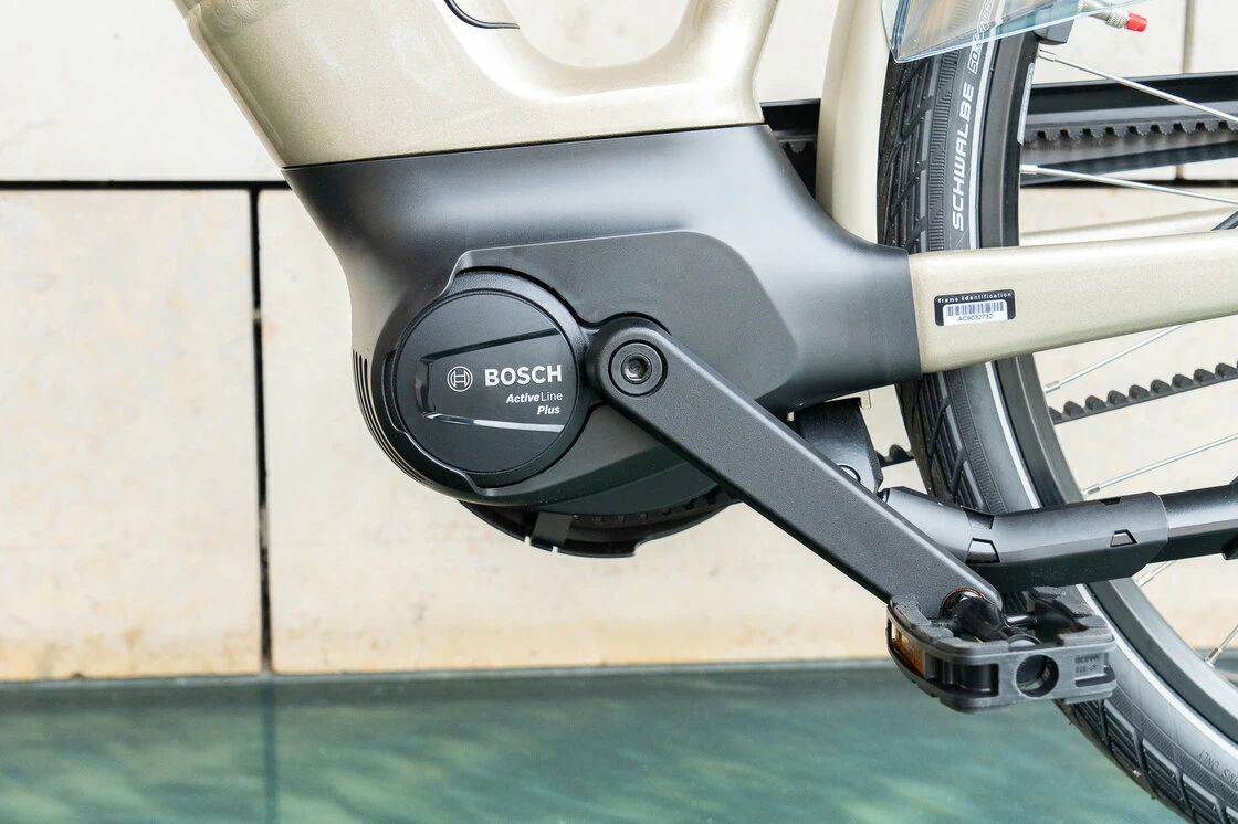 Rower elektryczny na pasku Batavus Finez Power Exclusive BES3 Smart Szampański