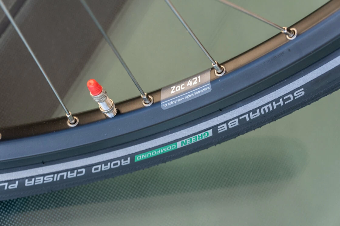 Rower elektryczny na pasku Batavus Finez Power Exclusive Enviolo 