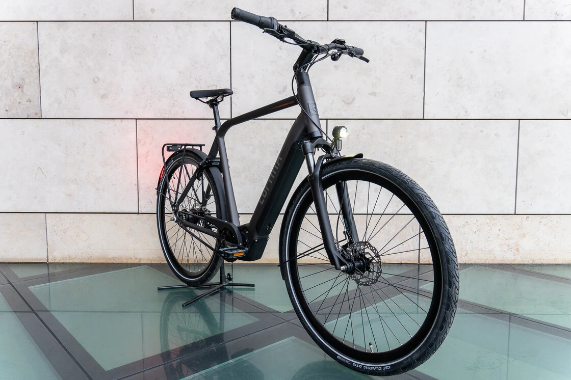 Rower elektryczny na pasku Cortina E-Mozzo Pro Shimano Steps 500Wh Męski Eclips Black Mat 56
