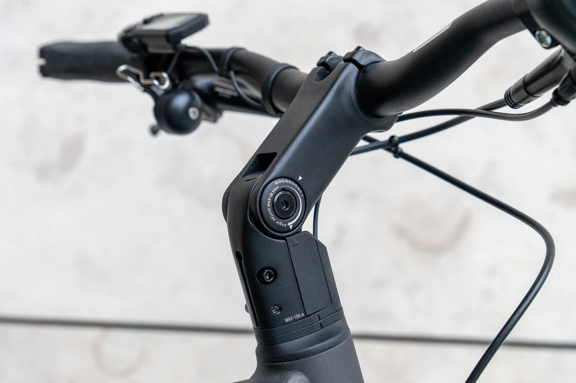 Rower elektryczny na pasku Cortina E-Mozzo Pro Shimano Steps 500Wh Męski Eclips Black Mat 56