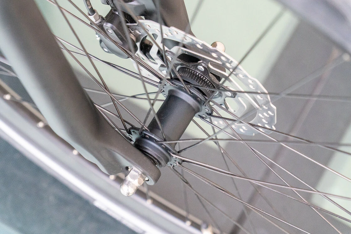 Rower elektryczny na pasku Cortina E-Mozzo Pro Shimano Steps 500Wh Męski Eclips Black Mat 56