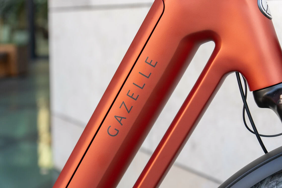 Rower elektryczny na pasku Gazelle Eclipse C380 HMB Bosch Metallic Orange Mat