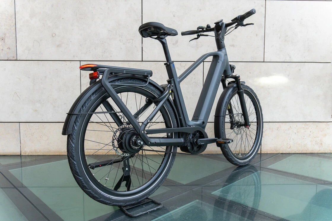 Rower elektryczny na pasku Gazelle Eclipse C380 HMB Bosch Męski Anthracite Grey Mat