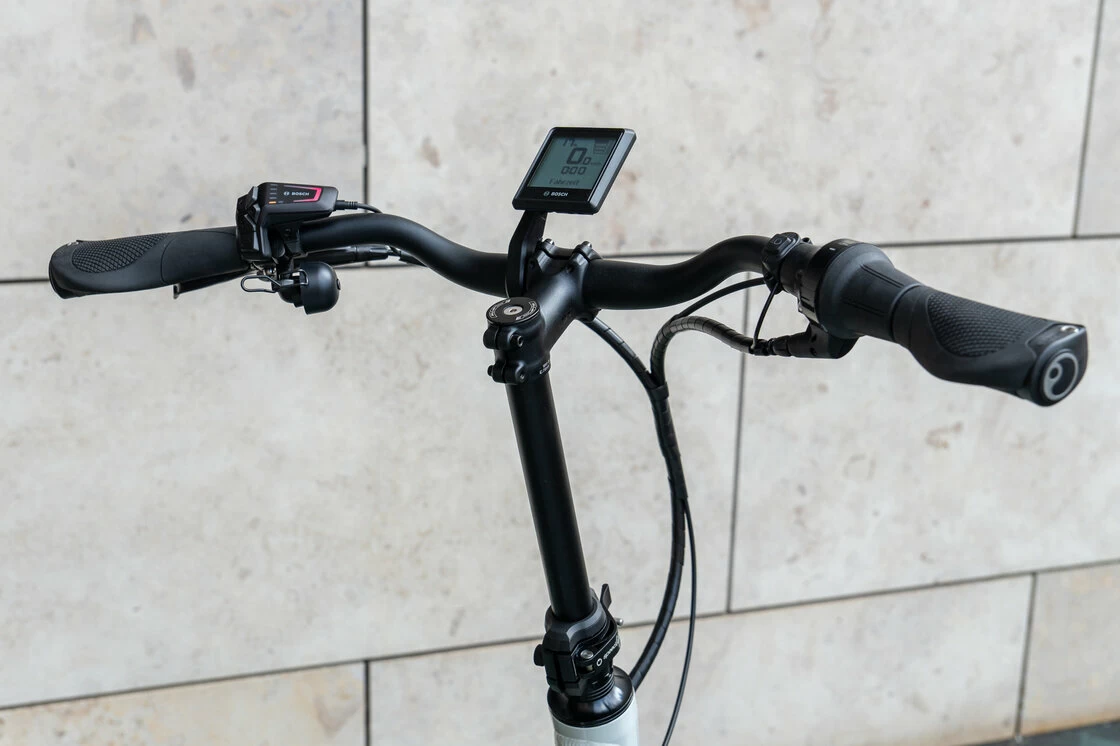 Rower elektryczny na pasku Isy E5 ZR F Bosch Nexus 5 Biały