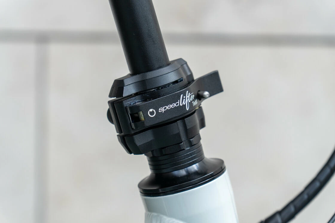 Rower elektryczny na pasku Isy E5 ZR F Bosch Nexus 5 Biały