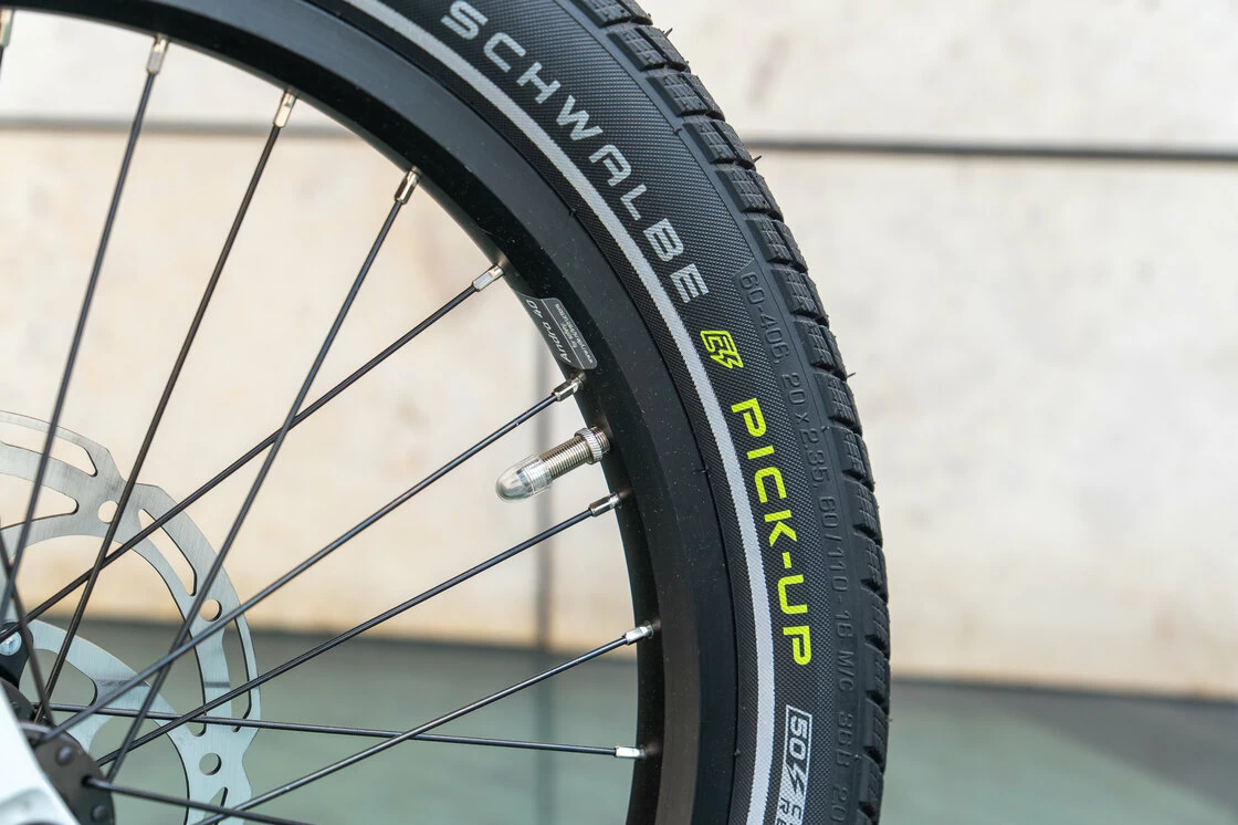 Rower elektryczny na pasku Isy E5 ZR F Bosch Nexus 5 Biały