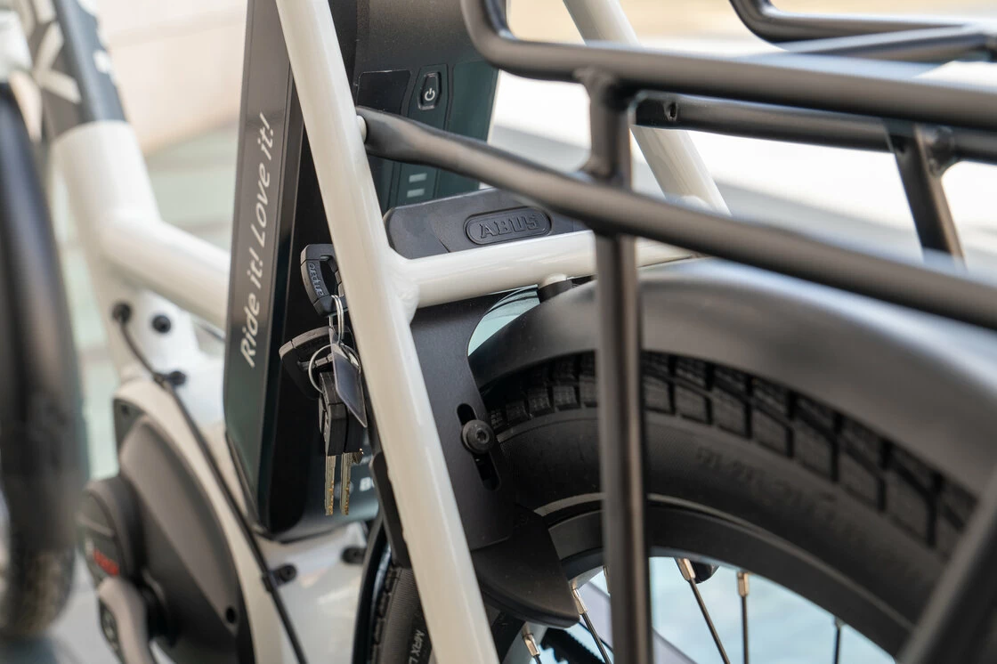 Rower elektryczny na pasku Isy E5 ZR F Bosch Nexus 5 Biały