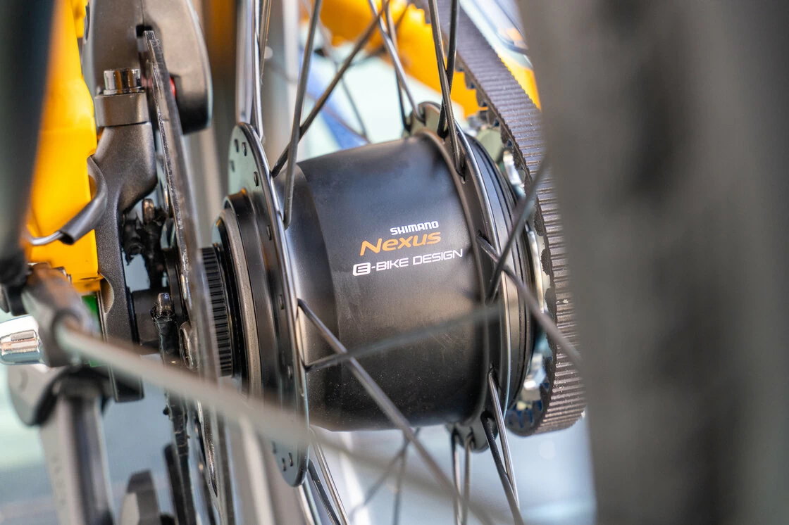 Rower elektryczny na pasku Isy E5 ZR F Bosch Nexus 5 Żółty