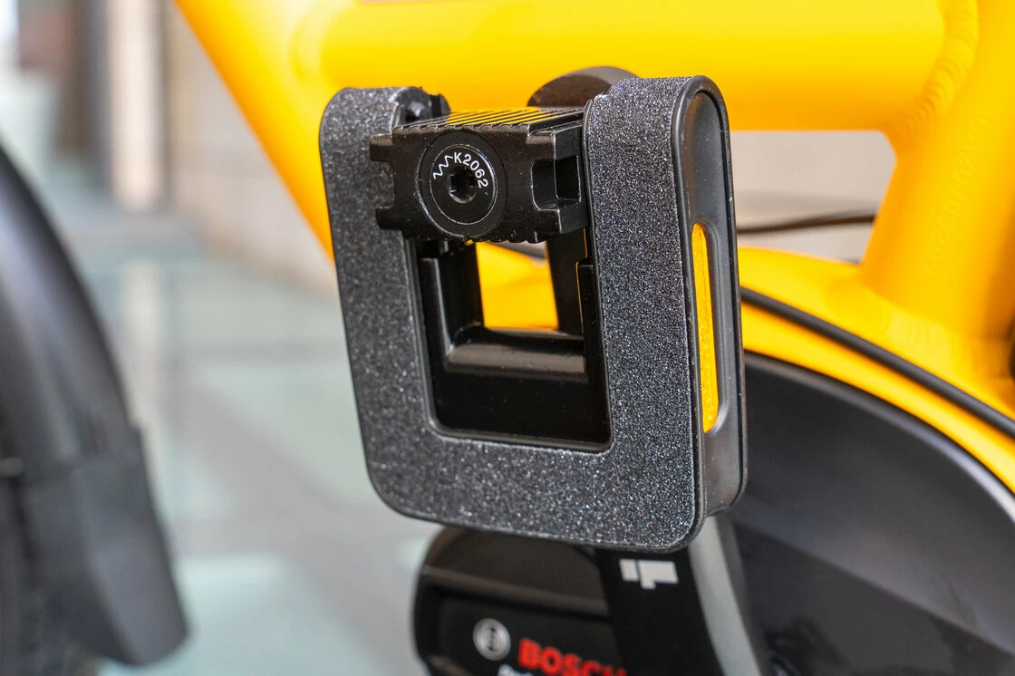 Rower elektryczny na pasku Isy E5 ZR F Bosch Nexus 5 Żółty