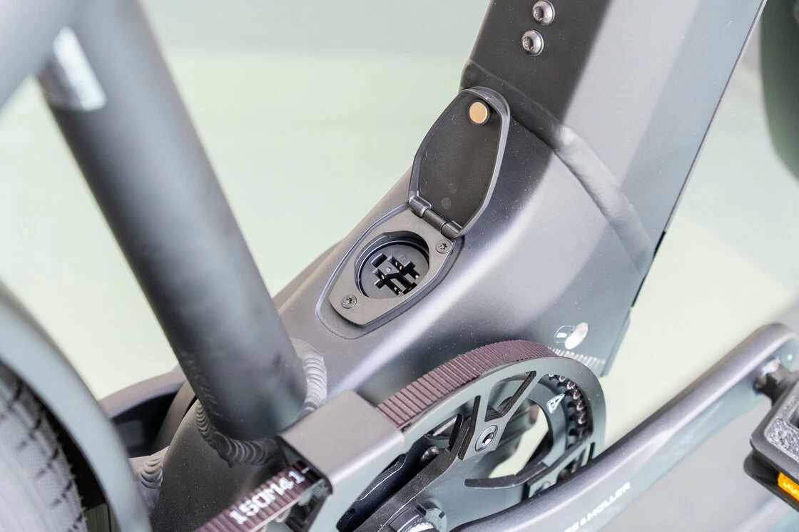 Rower elektryczny na pasku Riese & Muller Charger 4 GT vario CORE 625Wh Męski Black Mat
