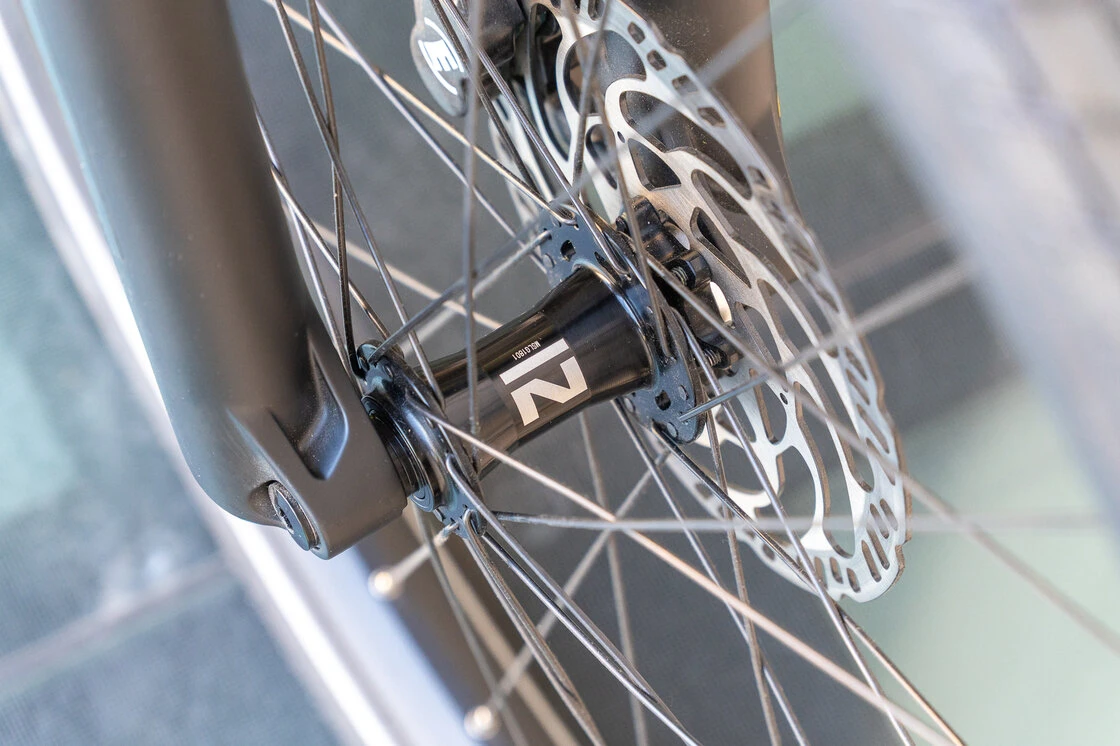 Rower elektryczny na pasku Riese & Muller Charger 4 Vario 750Wh Męski Dark Red Mat