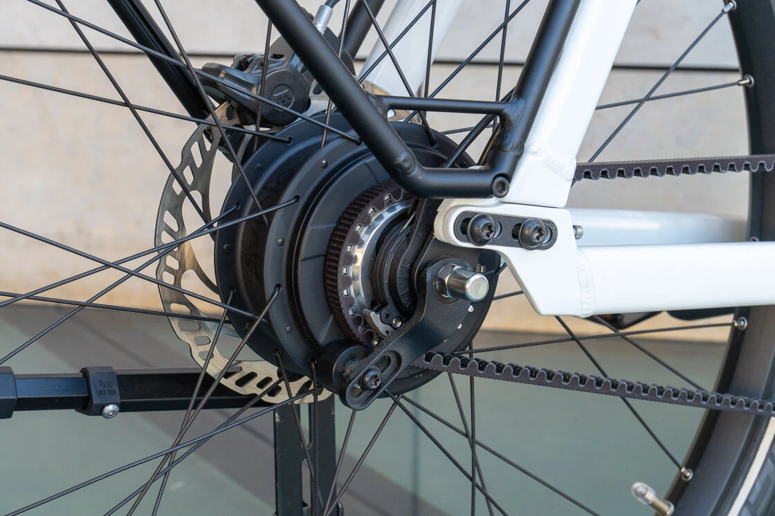 Rower elektryczny na pasku Riese & Muller Charger 4 Vario 750Wh Męski Dark Red Mat