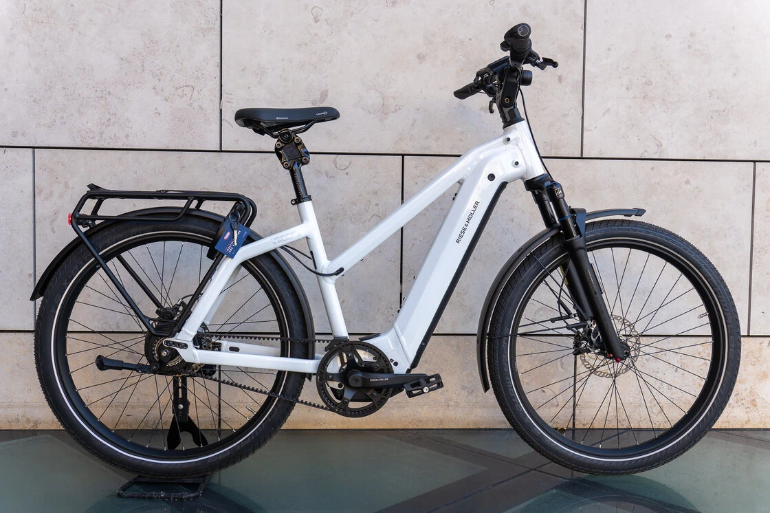 Rower elektryczny na pasku Riese & Muller Charger 4 Vario 750Wh White