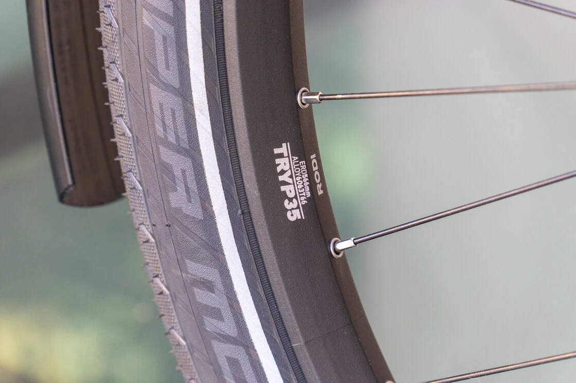 Rower elektryczny na pasku Riese & Muller Charger 4 Vario 750Wh White