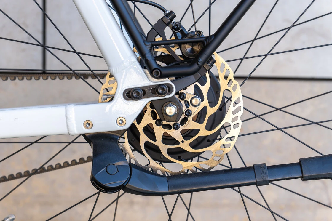 Rower elektryczny na pasku Riese & Muller Charger 4 Vario 750Wh White