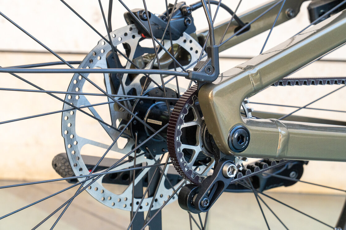Rower elektryczny na pasku Riese & Muller Delite 5 GT Pinion