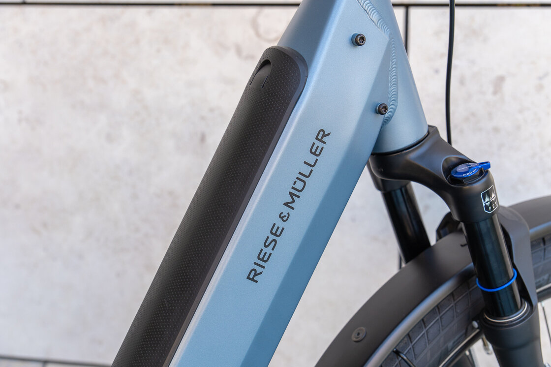 Rower elektryczny na pasku Riese & Muller Nevo 4 GT Vario 750Wh KIOX 300 + Comfort Kit Ice Blue