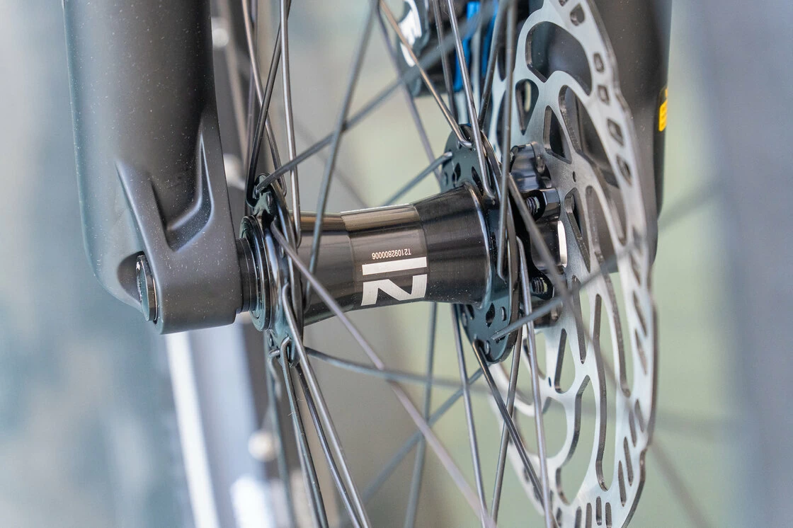 Rower elektryczny na pasku Riese & Muller Nevo 4 GT Vario SMART 625Wh KIOX 300 Pure White Metallic