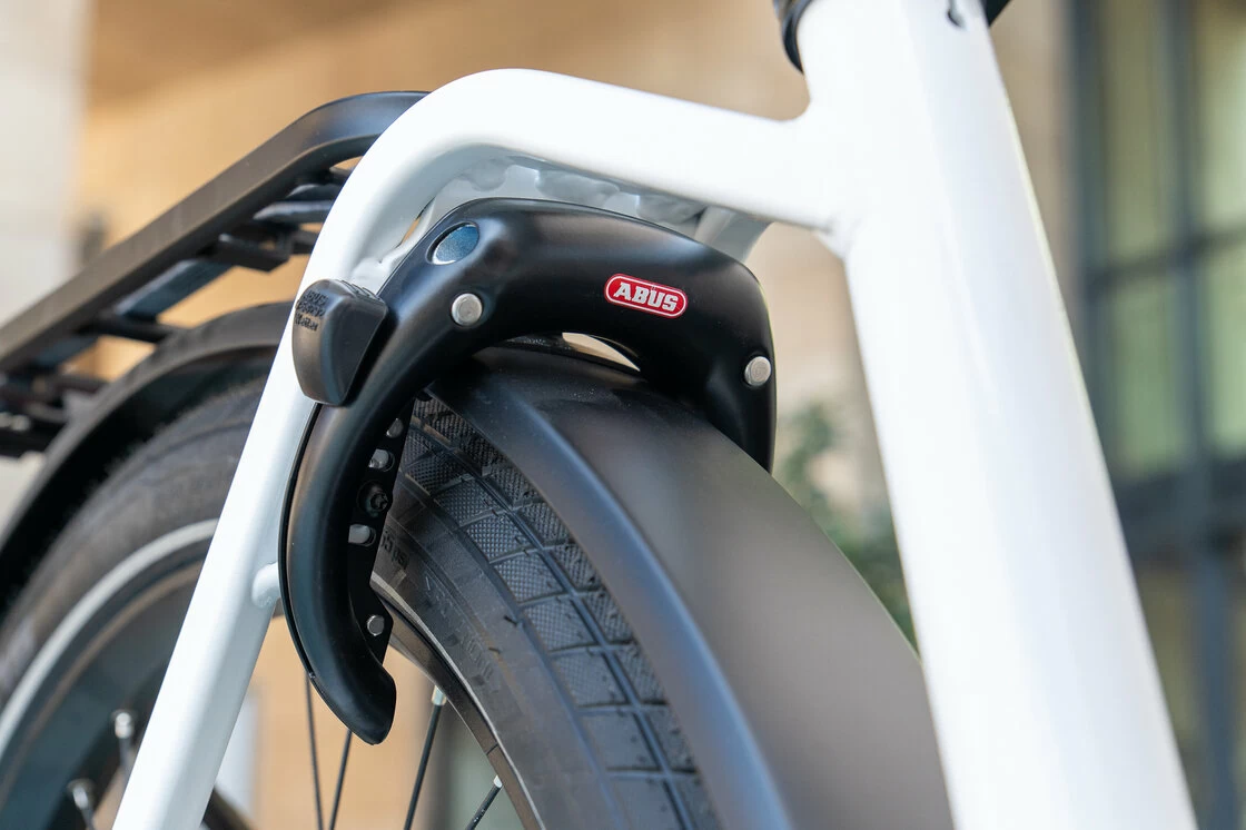 Rower elektryczny na pasku Riese & Muller Nevo 4 GT Vario SMART 625Wh KIOX 300 Pure White Metallic